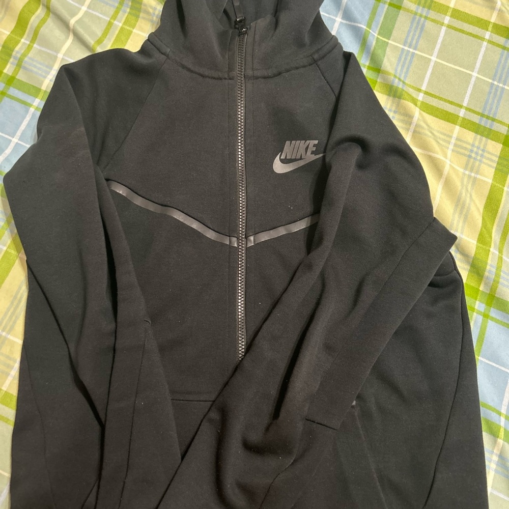 boys nike tech XL